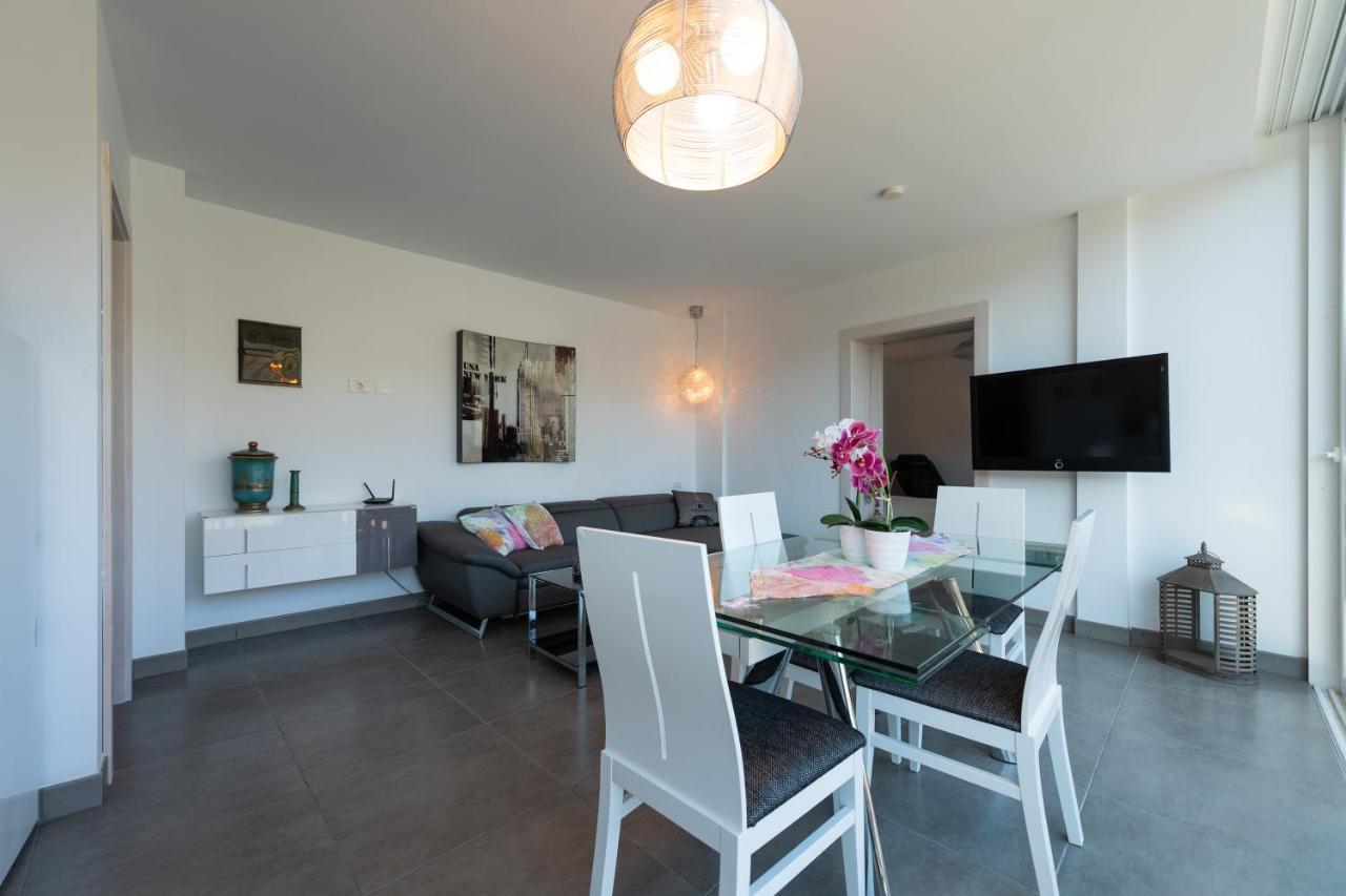 Apartment Holidays & Health In Oasis Telde